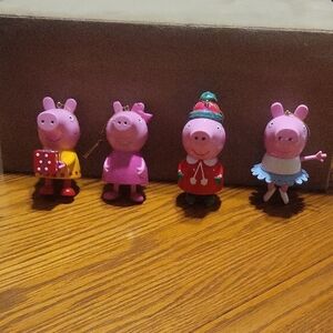 Peppa Pig Festive Christmas Ornament Set